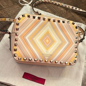 Valentino Garavani pink & coral Rockstud camera Crossbody Bag